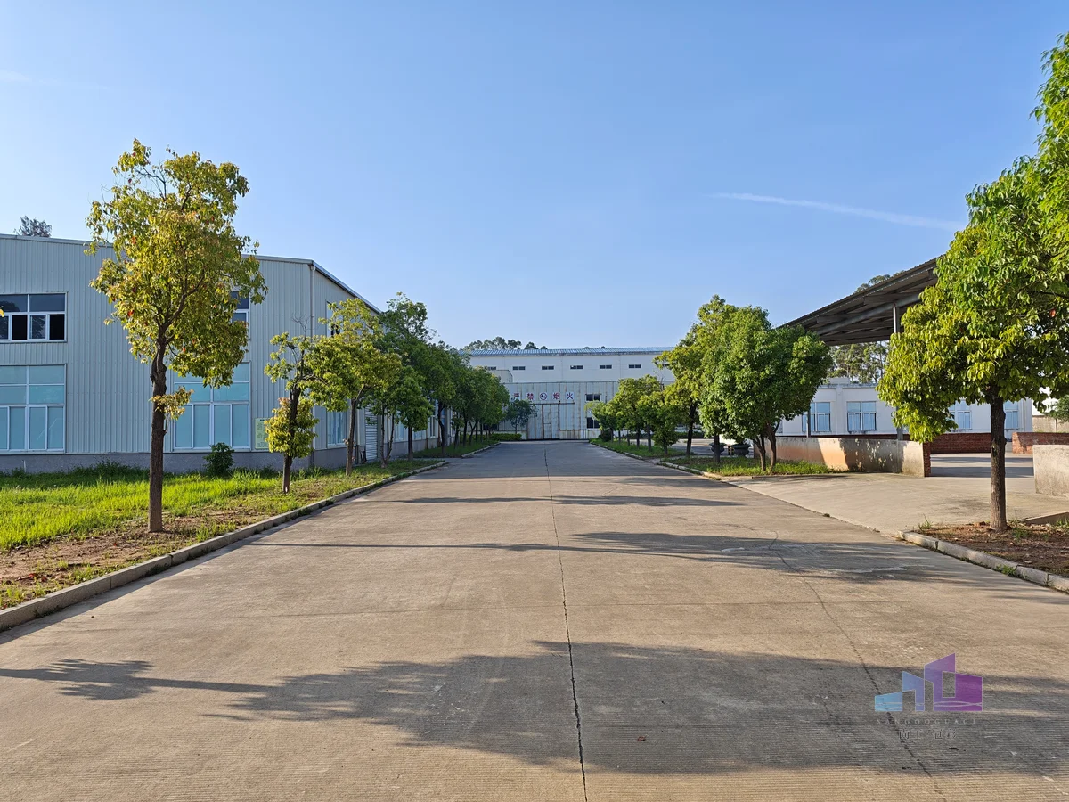 福建尚工乡墅装饰工程有限公司总部大楼入口，专业乡墅定制服务商。