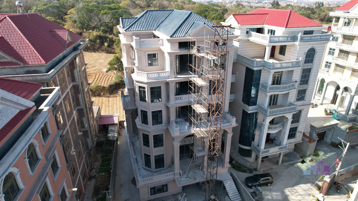 福建多层别墅外墙仿石漆施工实景图